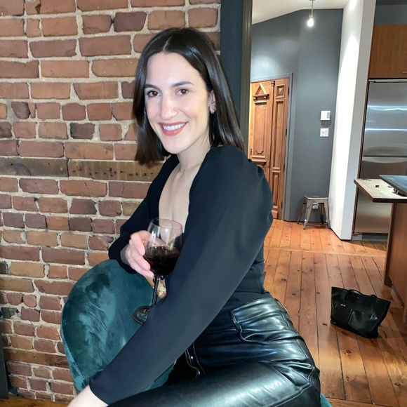 Meet your Posher, Ashley - Picture 1 of 3